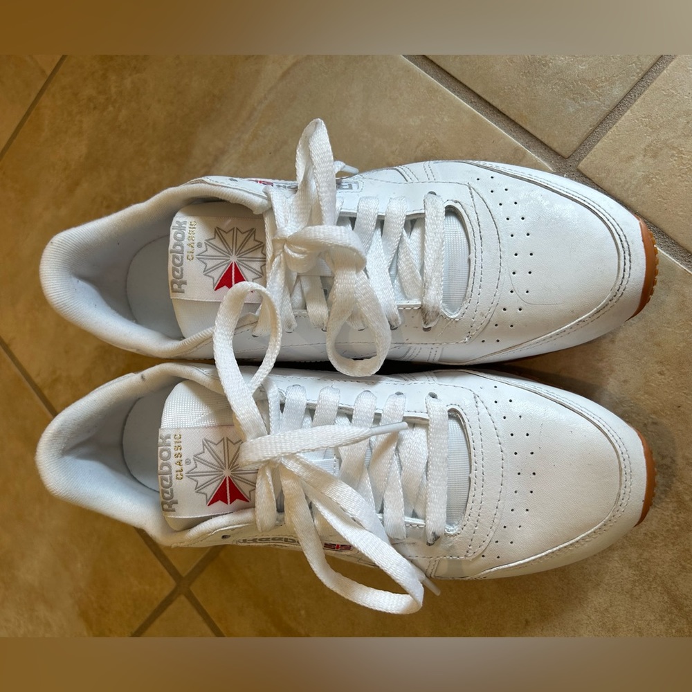 Reebok classic leather shoes Size: M 6.5 / W 8